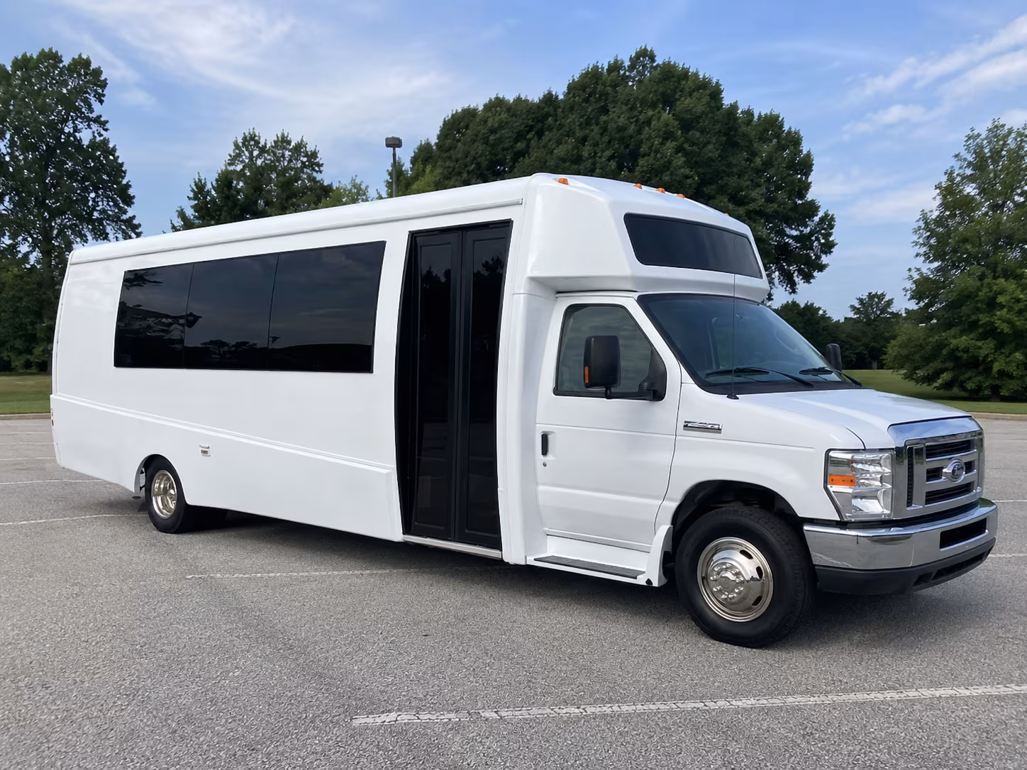 hickory 18 passenger party bus