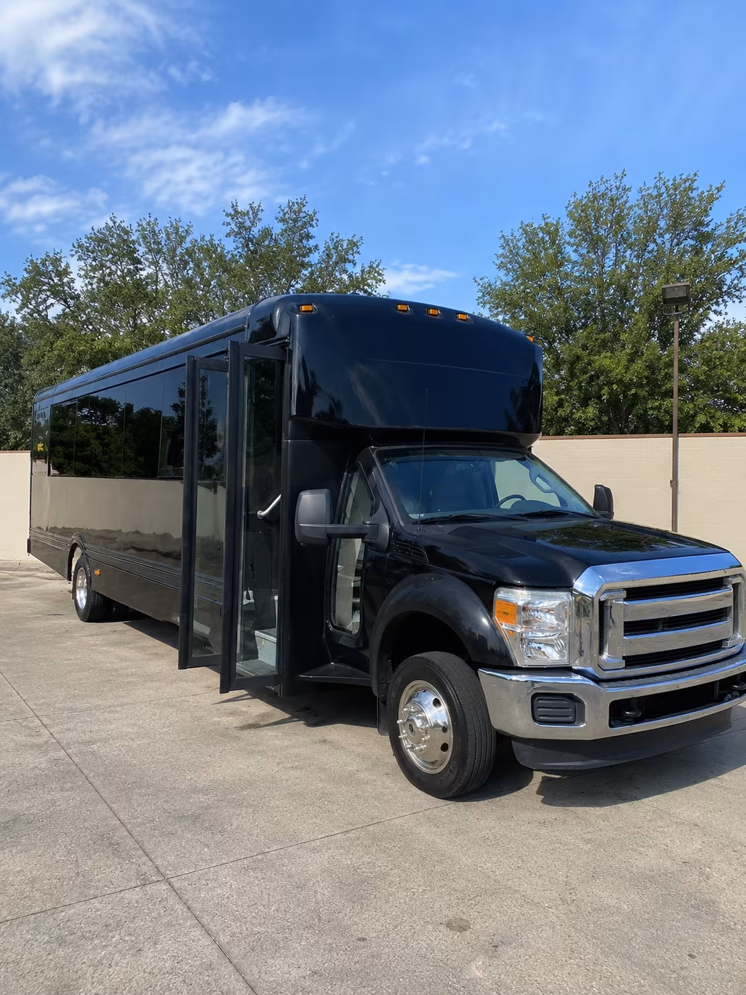 hickory 20 passenger party bus