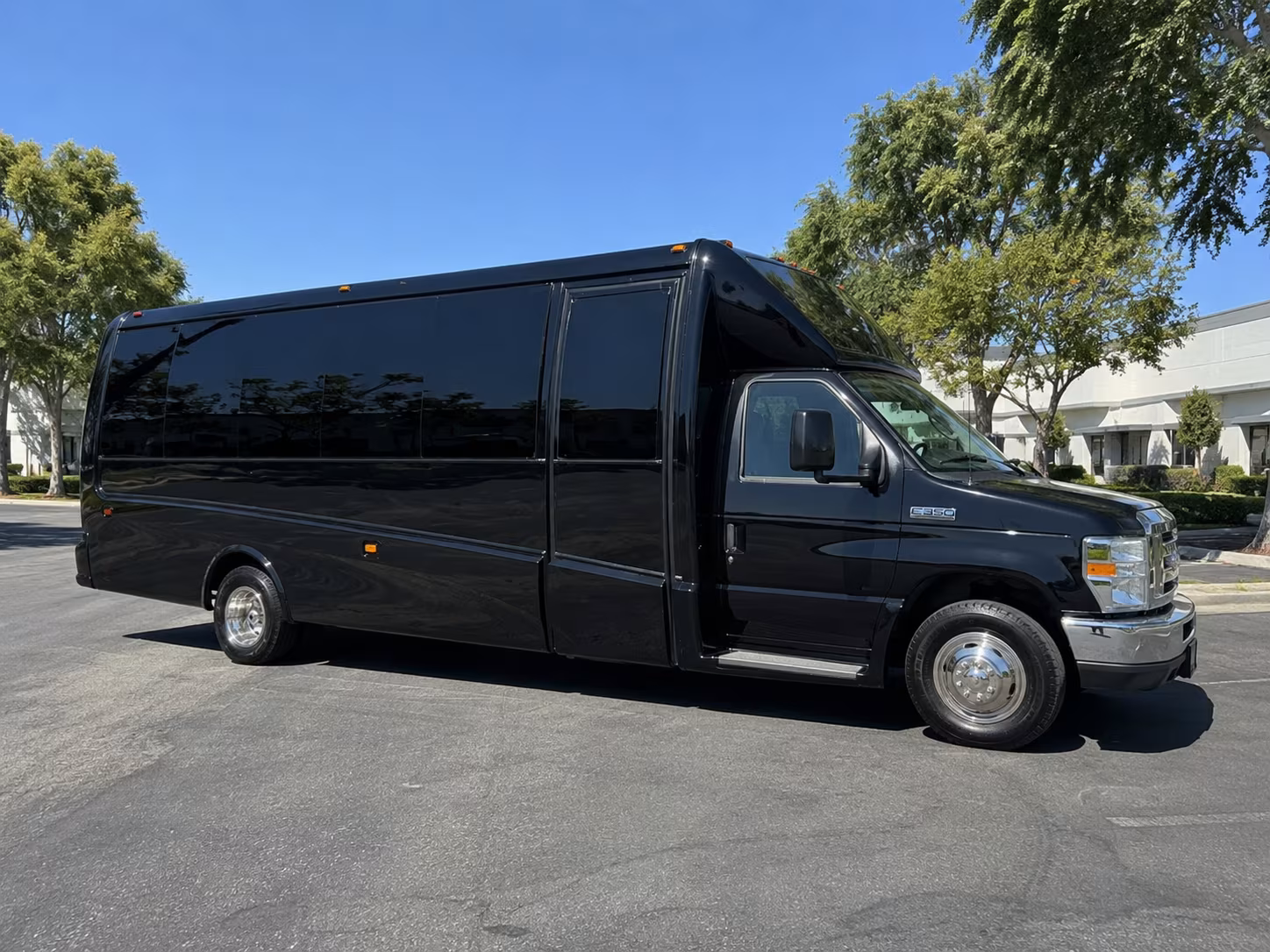 hickory holiday party bus rental